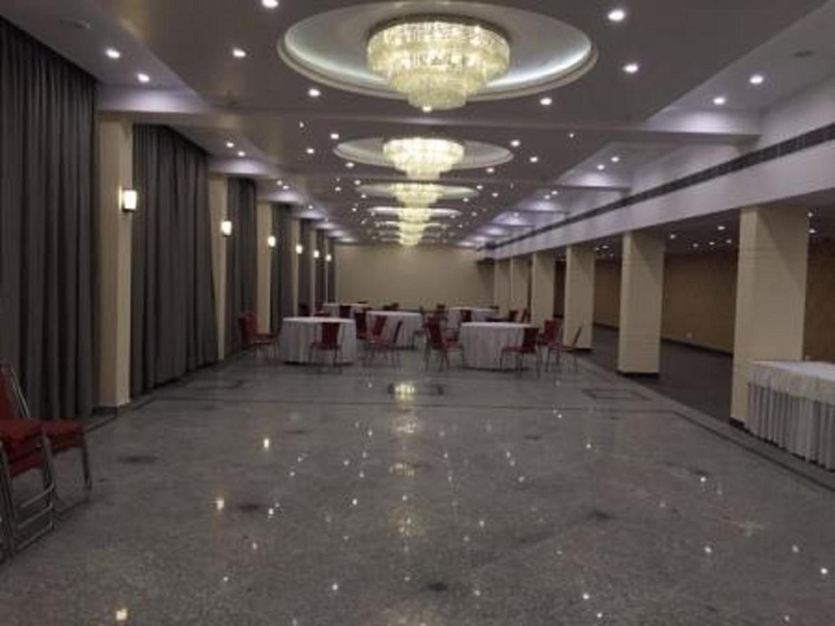 Hotel Krishna Palace, Ayodhya ภายนอก รูปภาพ